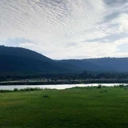 Samerdrow Khao Yai Mu Si Buitenkant foto