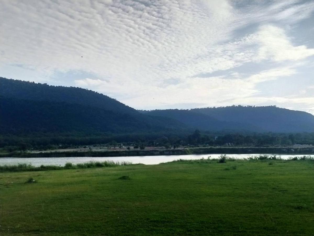 Samerdrow Khao Yai Mu Si Buitenkant foto