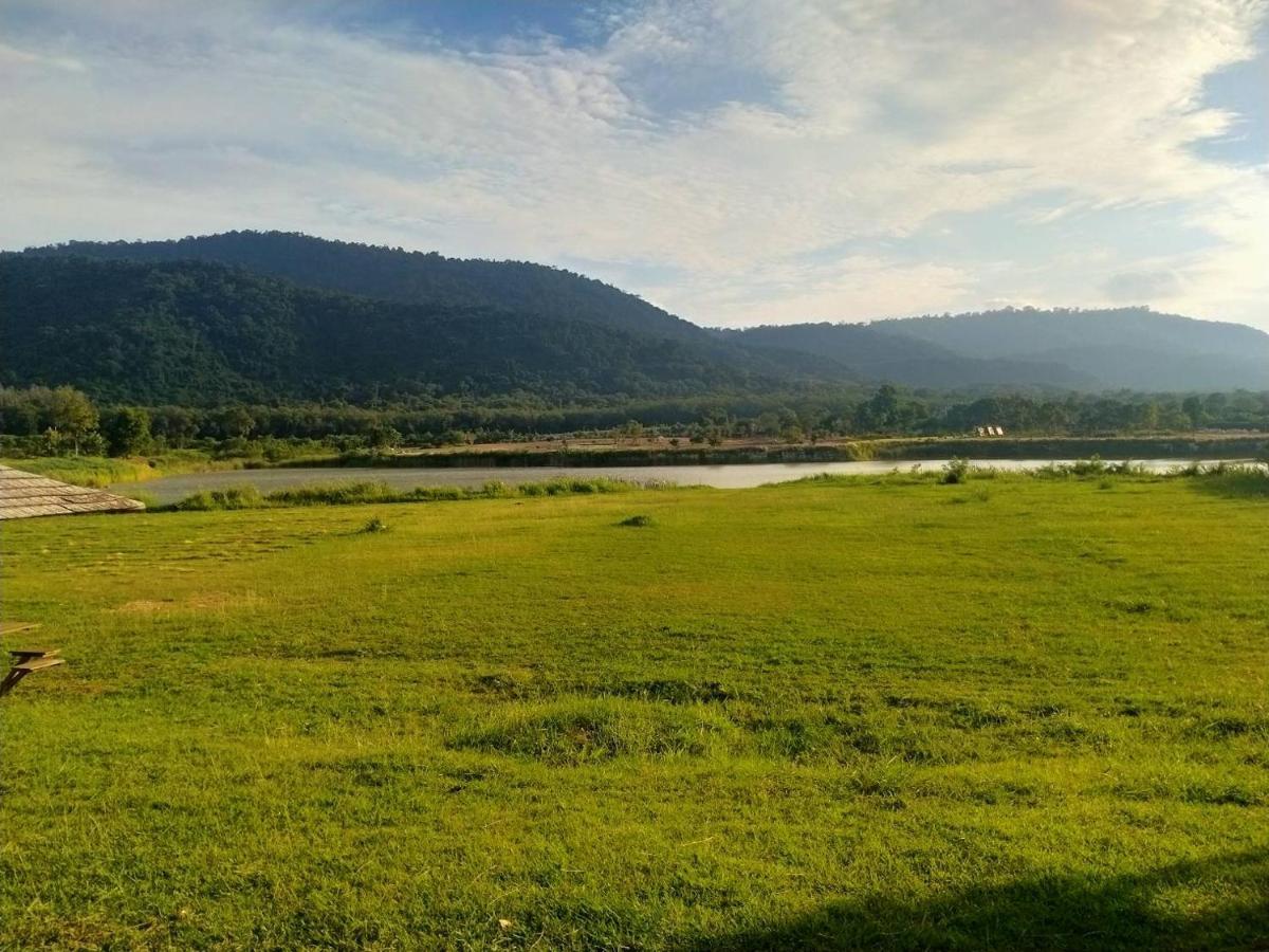 Samerdrow Khao Yai Mu Si Buitenkant foto
