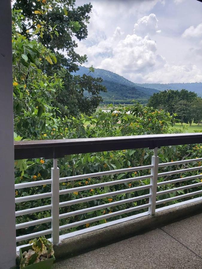 Samerdrow Khao Yai Mu Si Buitenkant foto