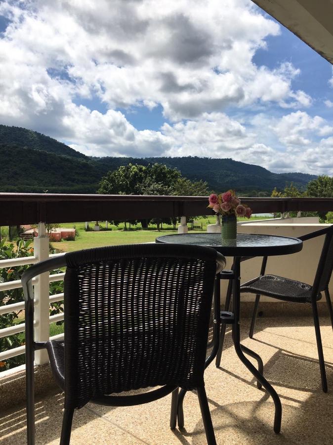 Samerdrow Khao Yai Mu Si Buitenkant foto