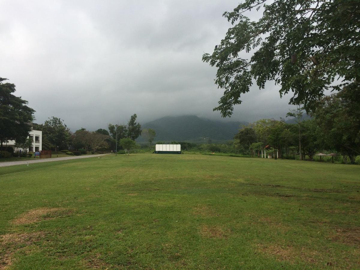 Samerdrow Khao Yai Mu Si Buitenkant foto