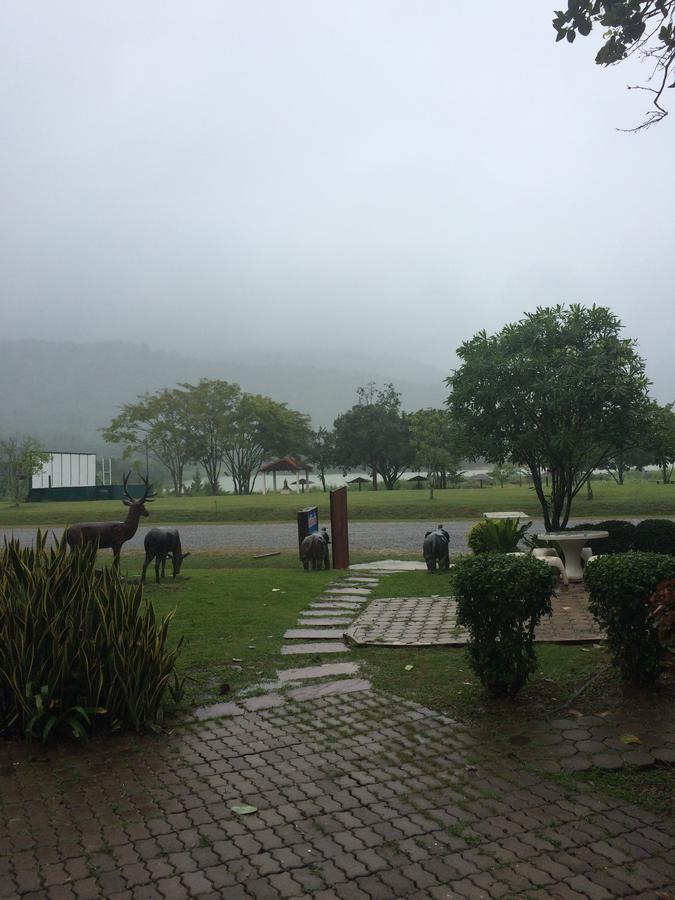 Samerdrow Khao Yai Mu Si Buitenkant foto