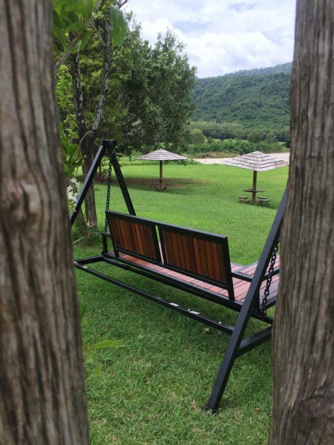 Samerdrow Khao Yai Mu Si Buitenkant foto